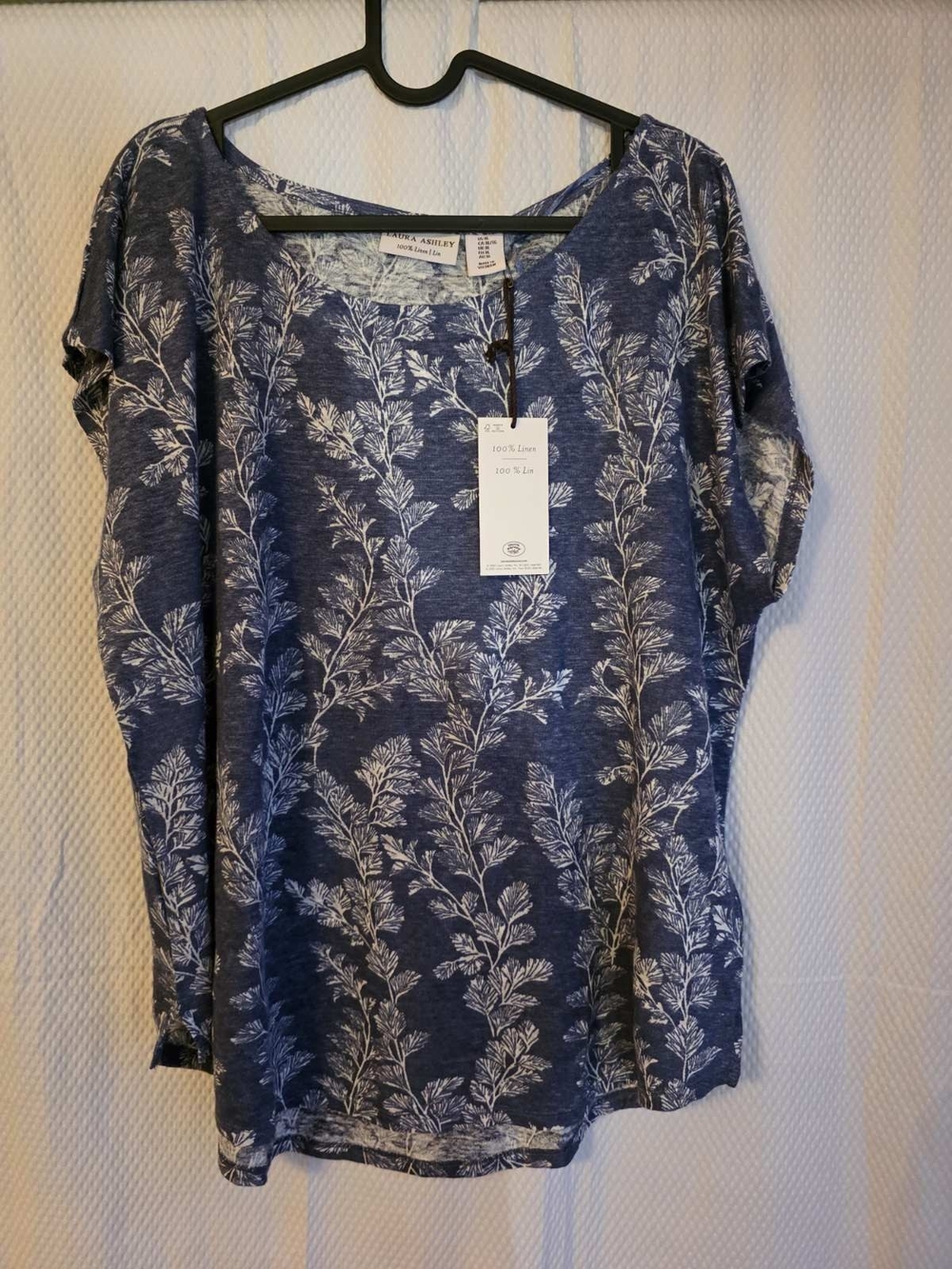 Laura Ashley Linen 100% Blue Floral Scoop Neck Women’s Top